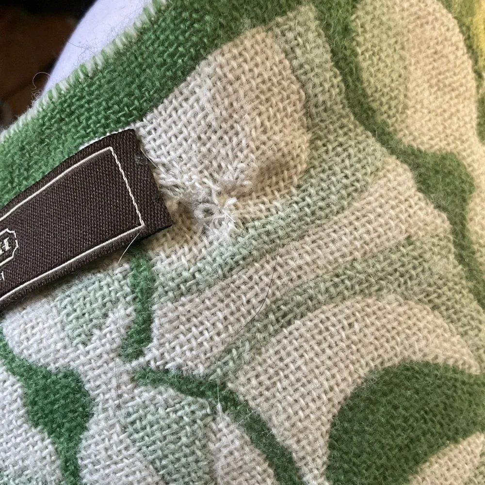 “COACH” Reversible Green and White Logo Fringed Scarf. - Picture 11 of 15